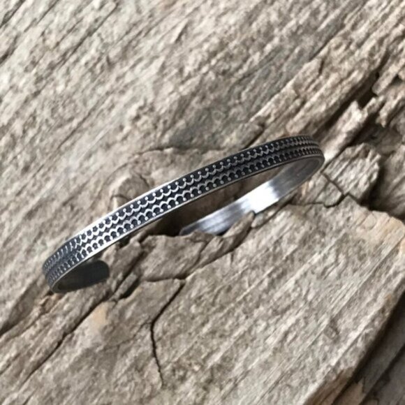 Scalloped Open Cuff Bangle Bracelet 15g (.5oz), 5.6mm Wide - Picture 4 of 5